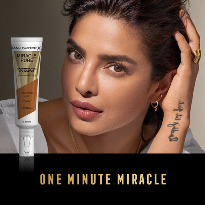 Max Factor Miracle Pure Fondotinta Liquido Idratante, con il 91% di Ingredienti di Origine Naturale, Vitamina C, Acido Ialuronico e SPF 30, 93 Mocha